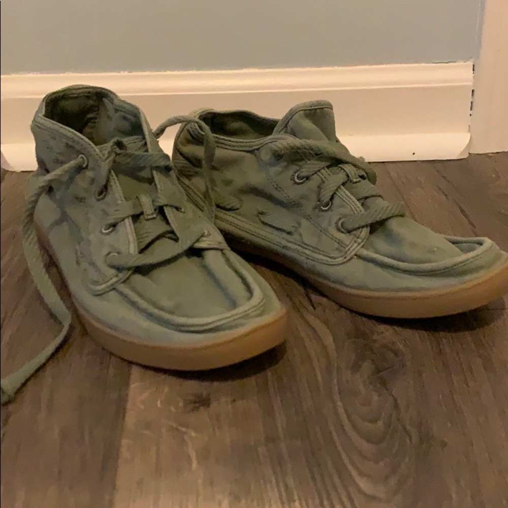 Beachy thin lace up shoes